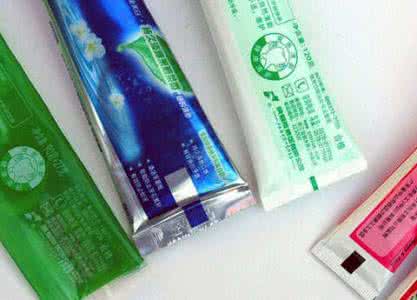 牙膏底部颜色代表什么 牙膏底部颜色代表什么 牙膏底部颜色代表什么