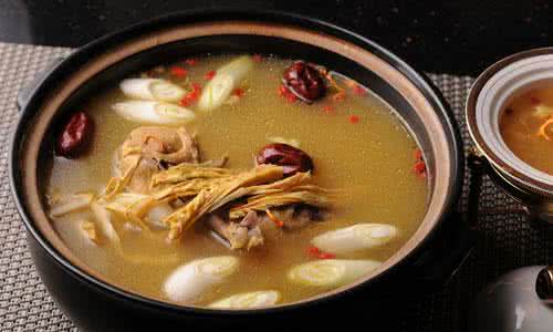 迟小秋熬鸡汤 在家熬鸡汤要注意的六点