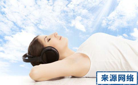 女人当你面撤尿 女人都要注意了！当你的乳房出现这些状况时，你一定要小心！