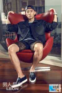 郑恺光头造型曝光 郑恺写真造型百变 层叠穿搭 · 新玩法 ... 造型百变吊炸天！