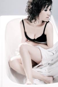 女人最风情万种的样子 女人的闷骚与风情万种