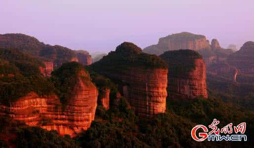 丹霞山世界地质公园 丹霞山--世界地质公园--中国红石公园