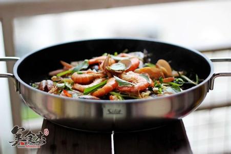 砂锅鱼头的做法 鱼头海鲜锅的做法