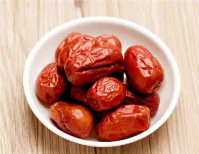 慢性咽炎食疗吃什么好 咽炎吃什么好 七道食疗调理咳嗽咽炎