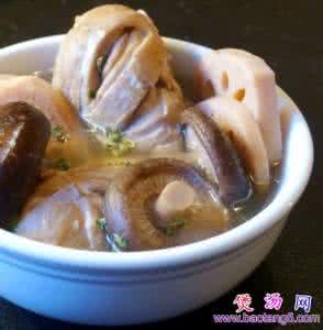 新鲜香菇炖鸡汤的做法 营养好吃的莲藕香菇鲜鸡汤怎么做