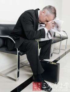 牙周炎患者 提醒 男人更容易患牙周炎