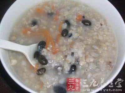 黑豆川芎粥 黑豆川芎粥,破除淤血,让斑点下课