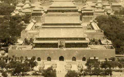 不允许单挂毛主席画像 天安門城樓上都掛過誰的畫像？