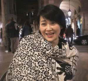 花儿与少年许晴 花儿与少年许晴围巾 花儿 图案的围巾