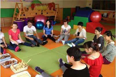 婴幼儿早教儿歌大全 【早教课堂】0—6岁婴幼儿脑科学、心理学:谈早期教育的重要性