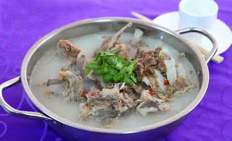 山东单县风味羊肉汤馆 混搭风味的羊肉汤