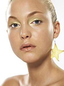 面部油光怎么办 皮肤总是泛着油光怎么办？4个妙招赶走油光