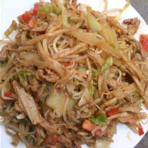 肉丝炒饼的家常做法 家常肉丝炒饼(做法附图)*