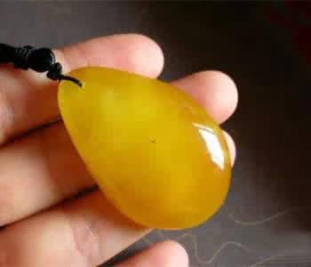 蜜蜡瑕疵 蜜蜡瑕疵 蜜蜡琥珀是否有瑕疵?老师傅多年经验揭露奥秘!