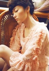 没脑子的傻女人表现 “傻女人”的五个特征