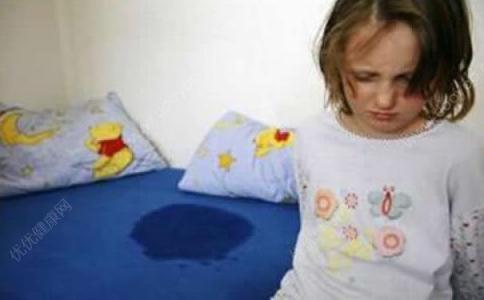 13岁尿床的原因和治疗 孩子尿床是什么原因