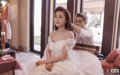 被拐卖深山老林美女 包贝尔媳妇携闺蜜深山老林秀身材 比基尼难掩性感