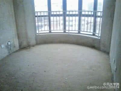 横梁压顶 家居风水布局:卫生间呈多边形,房间横梁压顶