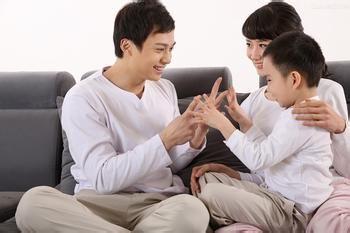 成年子女与父母相处 父母如何与成年子女相处（四）：交友
