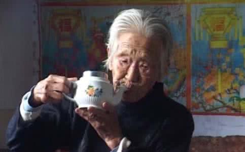 180岁老人长寿的秘诀 【长寿秘诀】跟长寿老人学吃饭