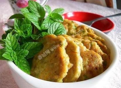 家常炒脆藕 家常炒脆藕 香脆可口,家常美味【煎藕饼】