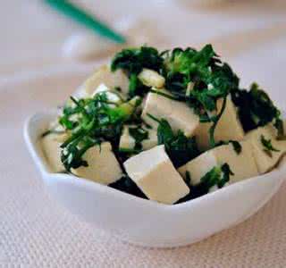 荠菜豆腐羹 调养脾胃的私家菜—荠菜拌豆腐