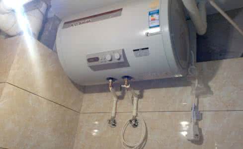 空心砖挂热水器安装图 热水器安装高度