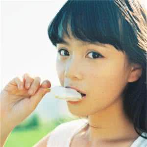 给我一个吻 给我一个吻 一个吻竟让宝宝丧命,这些人请管好你们的嘴!