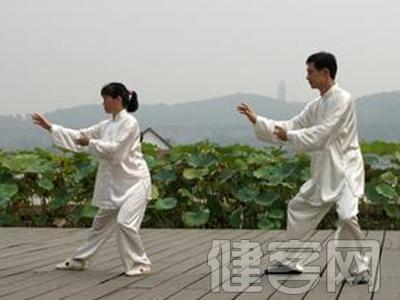 什么时候练太极拳最好 每天什么时候练太极拳合适最好
