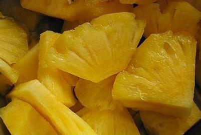 菠萝泡盐水多久 菠萝泡盐水过久易生细菌