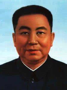 华国锋 三炮团事件 毛泽东因何事将华国锋代总理的“代”字去掉