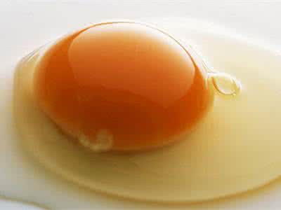 鸡蛋黄吃多了会怎么样 鸡蛋黄的营养价值