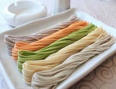 自制彩色面条的做法 彩色面条 自制天然彩色面条的做法,自制天然彩色面条怎么做好吃,自制天然彩色面条的家常做法