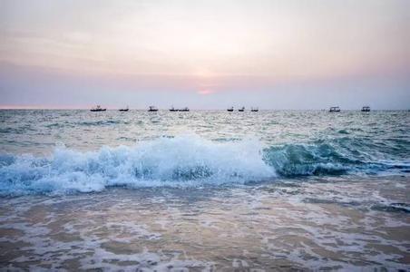 月亮河度假村游泳馆 冬季海边度假：不可不知的游泳指南
