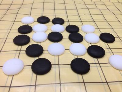黑白五子棋比赛 黑白五子棋比赛 黑白“五子将军”