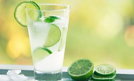 哑铃卧推常见误区 哑铃卧推常见误区 喝柠檬水的5种常见误区