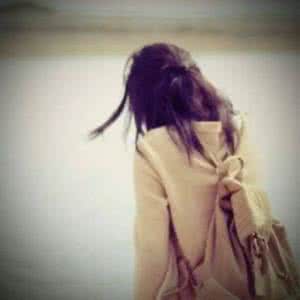 艰难时光 每个人都会有一段异常艰难的时光，没人在乎你怎样在深夜痛哭，别人再怎么感同身受，也只有一瞬间