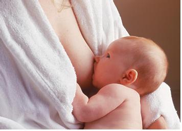 宝宝吃母乳多久最好 母乳 谁动了宝宝的母乳