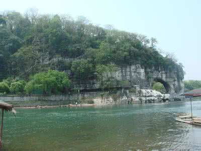 桂林象鼻山导游词 桂林象鼻山 象鼻山导游词 桂林象鼻山