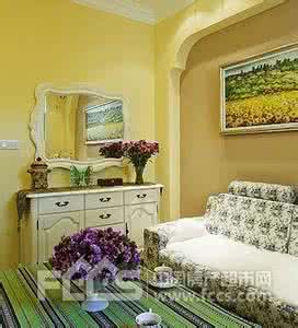 草绿色 惊艳装修混搭色彩 116平清新混搭风，草绿色背景墙把我惊艳到了！