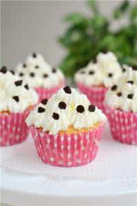 香蕉巧克力蛋糕 橙香巧克力小蛋糕的做法