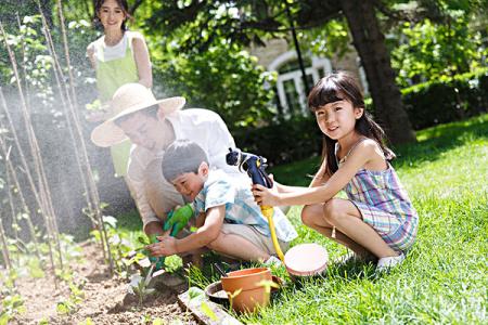 友人の母亲 総集编 友人の母亲 総集编 4 在种菜上，小编只服歪国友人！