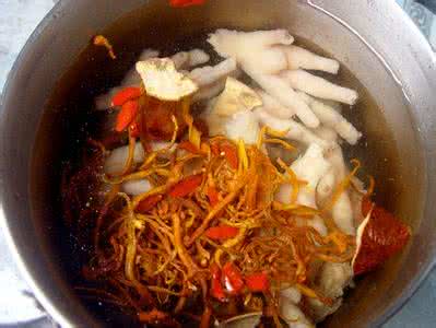 虫草花煲鸡汤的做法 鸡爪汤的做法大全 虫草花鸡爪汤的做法,虫草花鸡爪汤怎么做好吃,虫草花鸡爪汤的家常做法