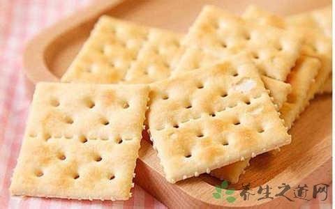 吃苏打饼干会胖吗 吃苏打饼干的好处 吃苏打饼干会胖吗