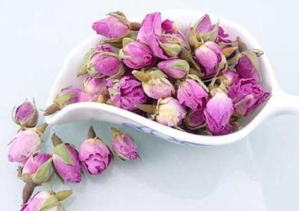 喝玫瑰花茶去除雀斑 喝玫瑰花茶的好处