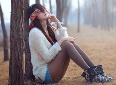 独自舔舐伤口感人句子 感人的话：有些伤口，无论过多久，依然一碰就痛；有些人，不管过多久，也还是一想起就疼。