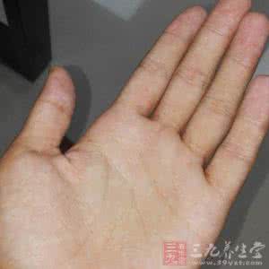 小手指发麻 手指发麻 小问题的背后是大隐患
