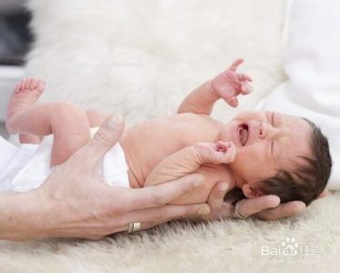 如何护理婴儿的眼睛 如何护理新生婴儿眼睛