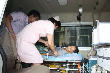 消化道大出血 男子经常饿肚子致消化道大出血 引发昏迷休克