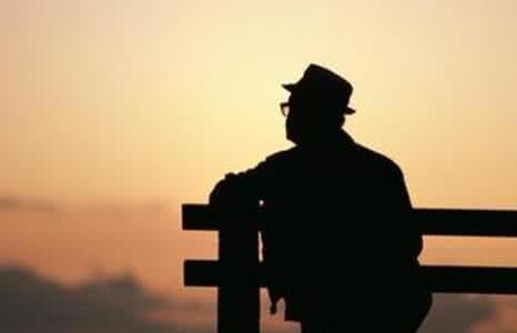 老年人精神障碍的原因 老年人精神障碍治疗 避免老年人心理障碍 老人不能独处